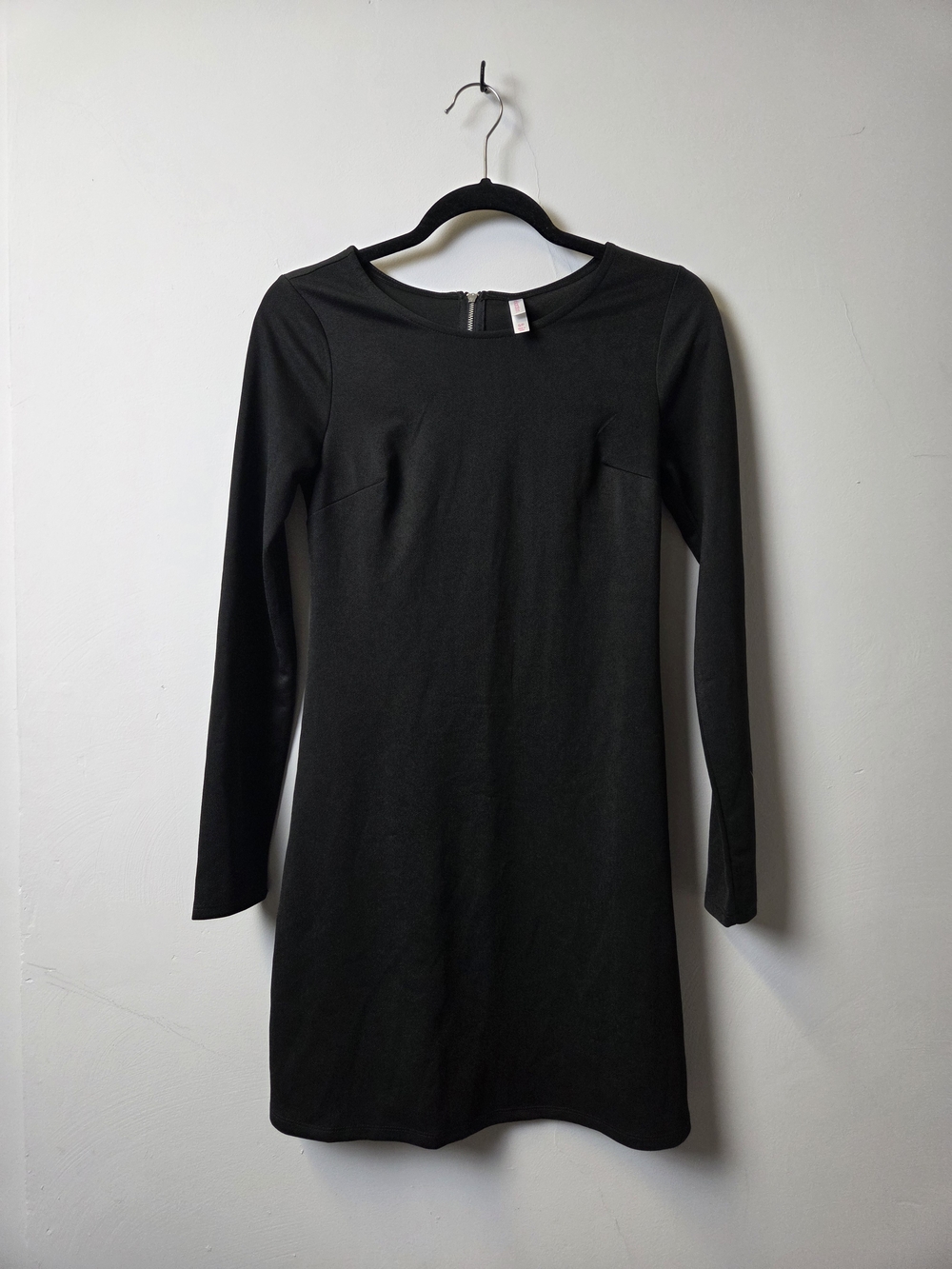 Xhilaration Black Long Sleeve Simple Shift Dress